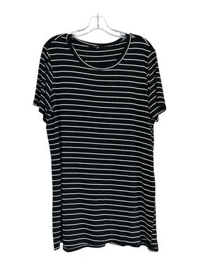 Classic Black & White Striped Women's Tee Sz large